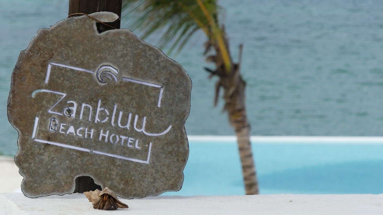 Zanbluu Hotel
